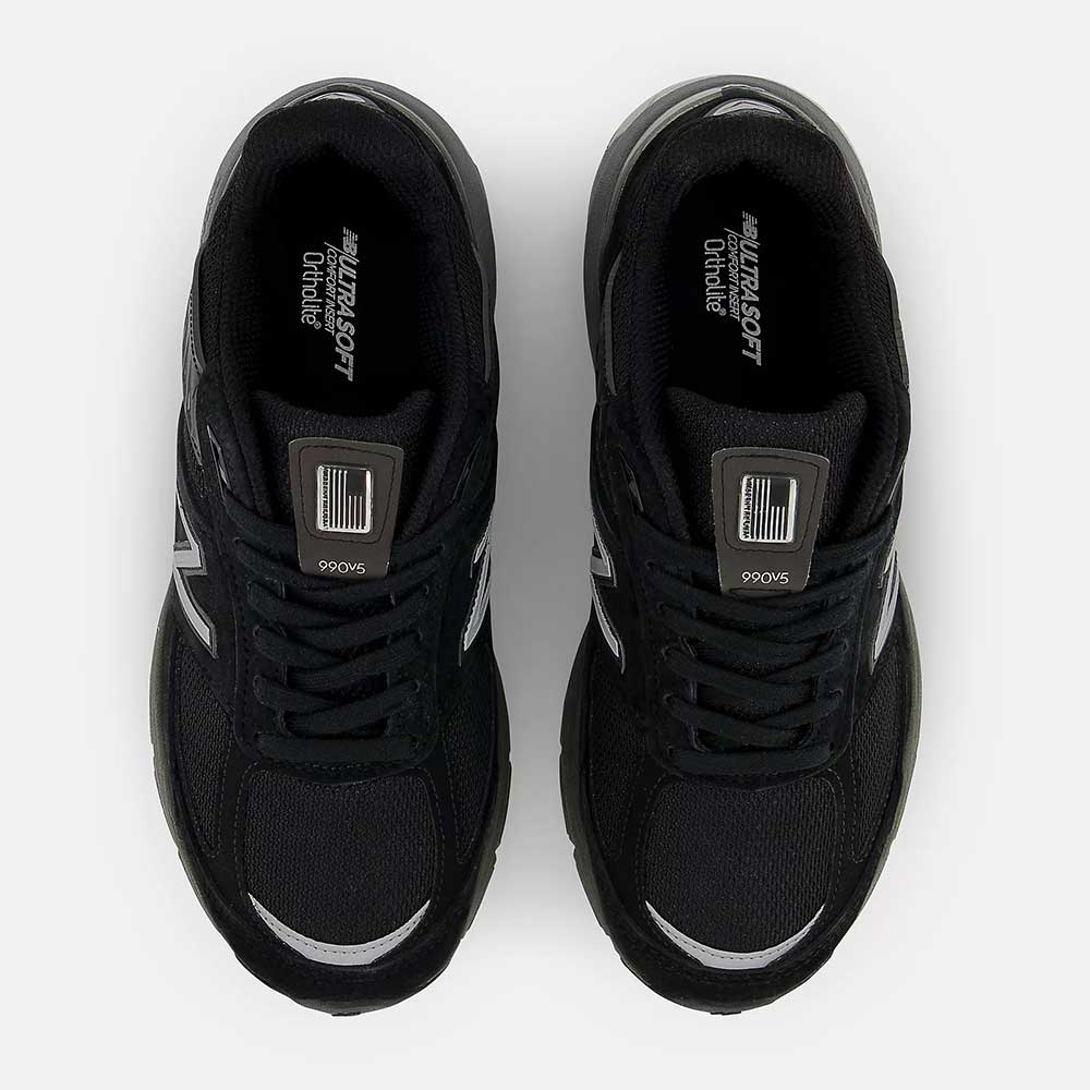 Women's MADE in USA 990v5 Core Running Shoe - Black/Silver- Wide (D) - Image 4